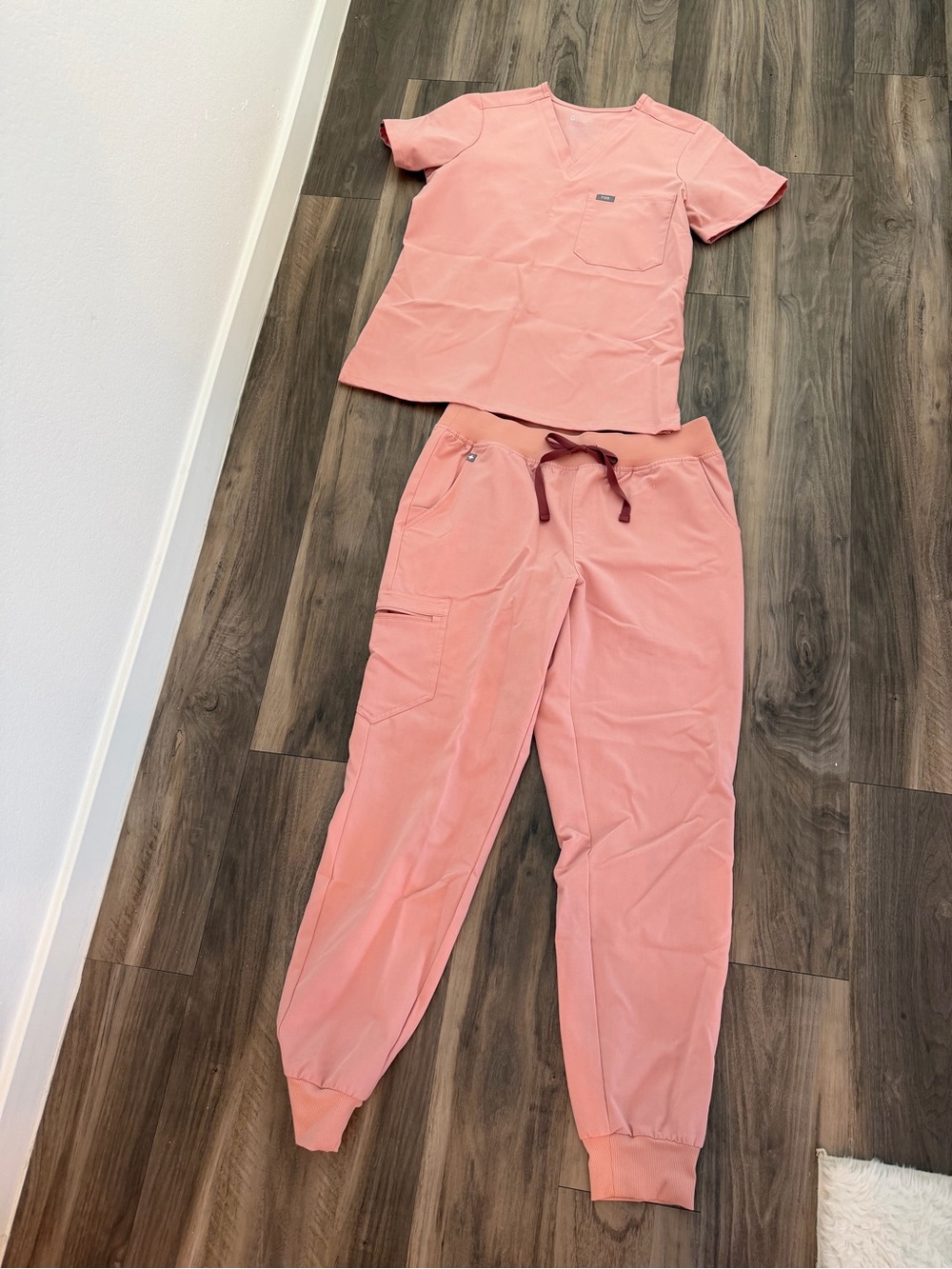 Pink Fogs Women's Scrub Set - Small top & Medium Jogger Pants